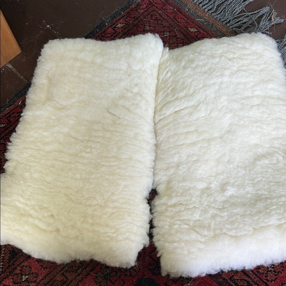 Cream Wool Massage cradle topper - Picture 6 of 7